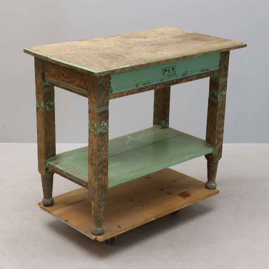 Distressed Farmhouse Entryway Table